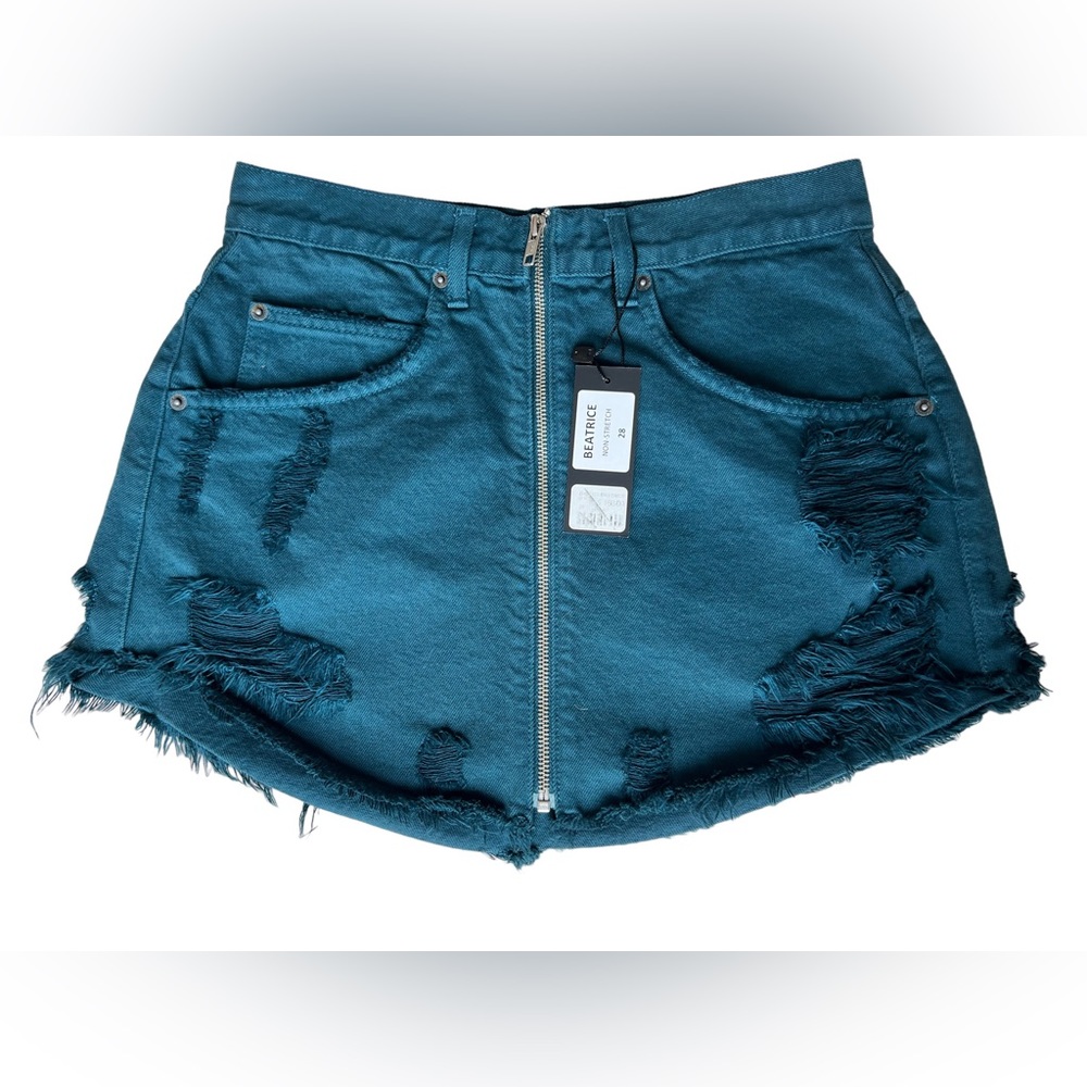 NWT CARMAR ZIP UP TEAL DISTRESSED JEAN SKIRT‎ size 28
